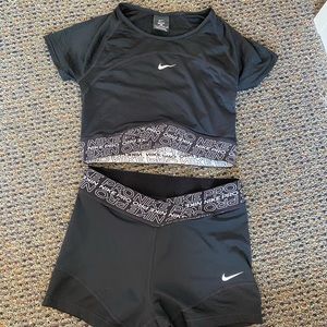 Nike women’s exercise set